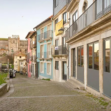 Apartment Near Sao Bento Station *