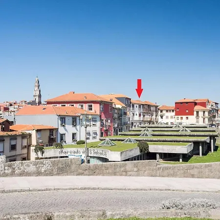 Near Sao Bento Station Apartment
