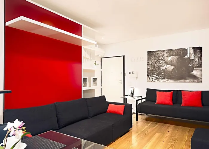 Near Sao Bento Station * بورتو